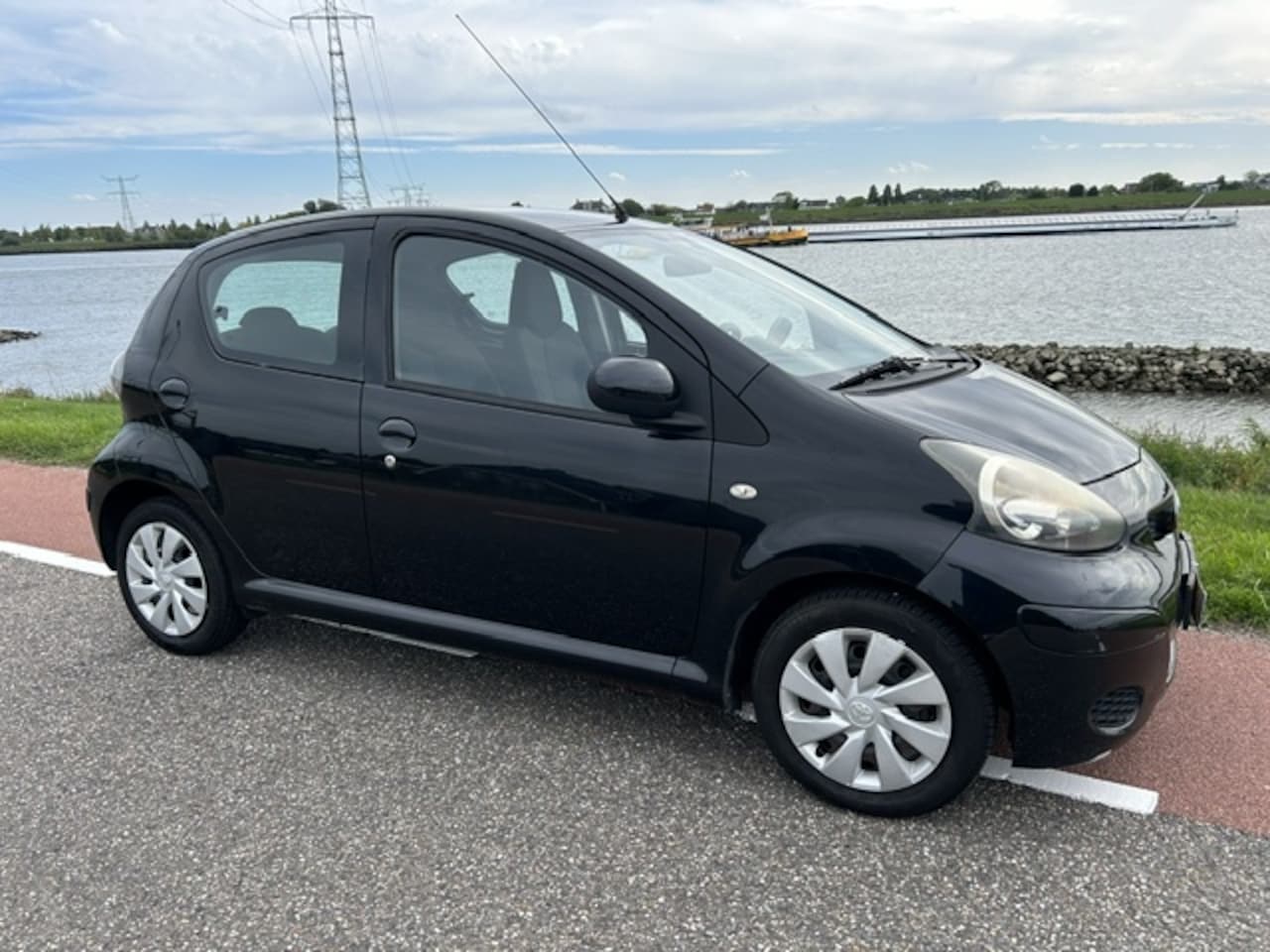 Toyota Aygo - 2010 5 deurs airco nwe koppeling/banden 100 % in orde !!!! - AutoWereld.nl