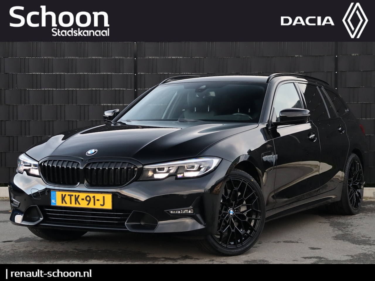 BMW 3-serie Touring - 330e PHEV | Elek. Trekhaak | Camera | Stoelverwarming | LED | Navigatie - AutoWereld.nl
