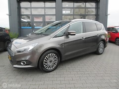 Ford S-Max - 1.5 Vignale 7p. 82dkm Airco Cruise Verw stoelen Navigatie Trekhaak