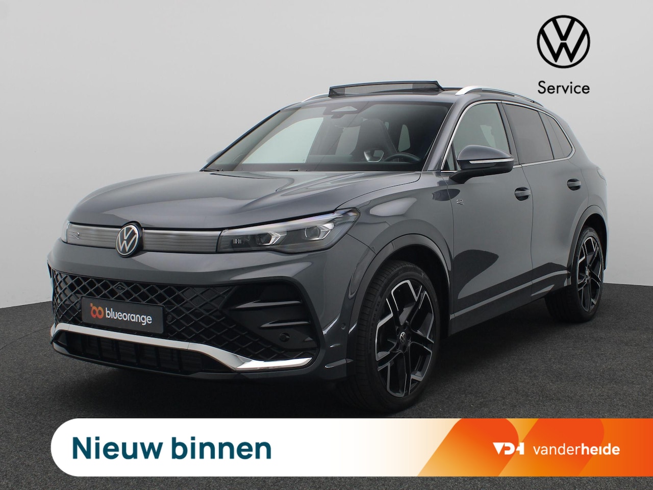 Volkswagen Tiguan - 1.5 eTSI R-Line Business 150PK DSG Panoramadak, Trekhaak, Head-Up Display, Harman Kardon A - AutoWereld.nl