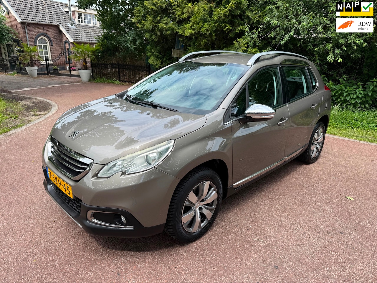 Peugeot 2008 - 1.6 VTi Allure Airco / Trekhaak / PDC / APK / NAP - AutoWereld.nl