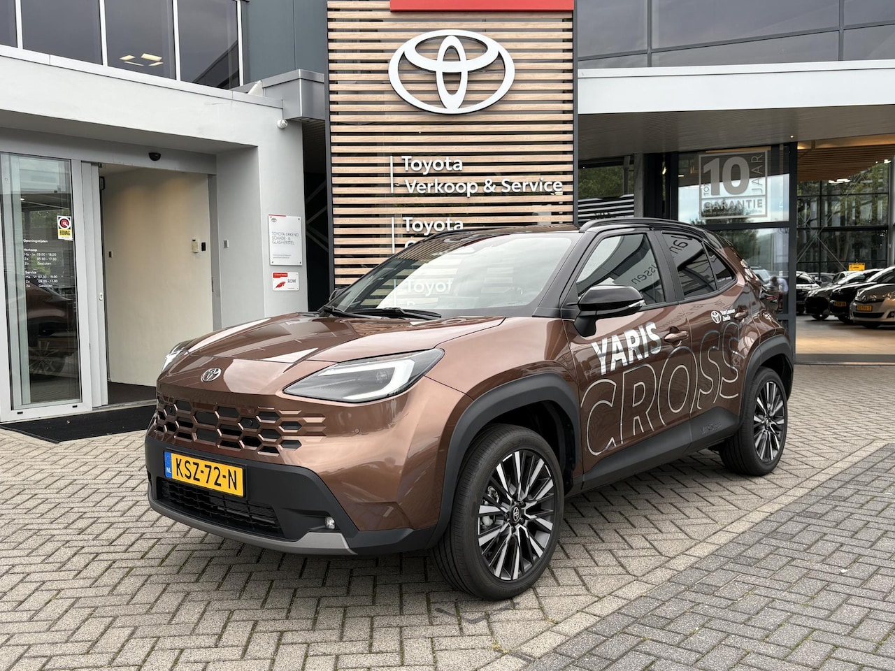 Toyota Yaris Cross - 1.5 Hybrid 130 Executive NIEUW DIRECT LEVERBAAR! STOEL/STUURVERW LM-VELGEN BLIND SPOT EL-A - AutoWereld.nl