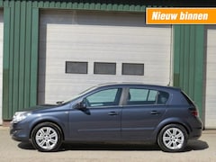 Opel Astra - 1.8 ESSENTIA
