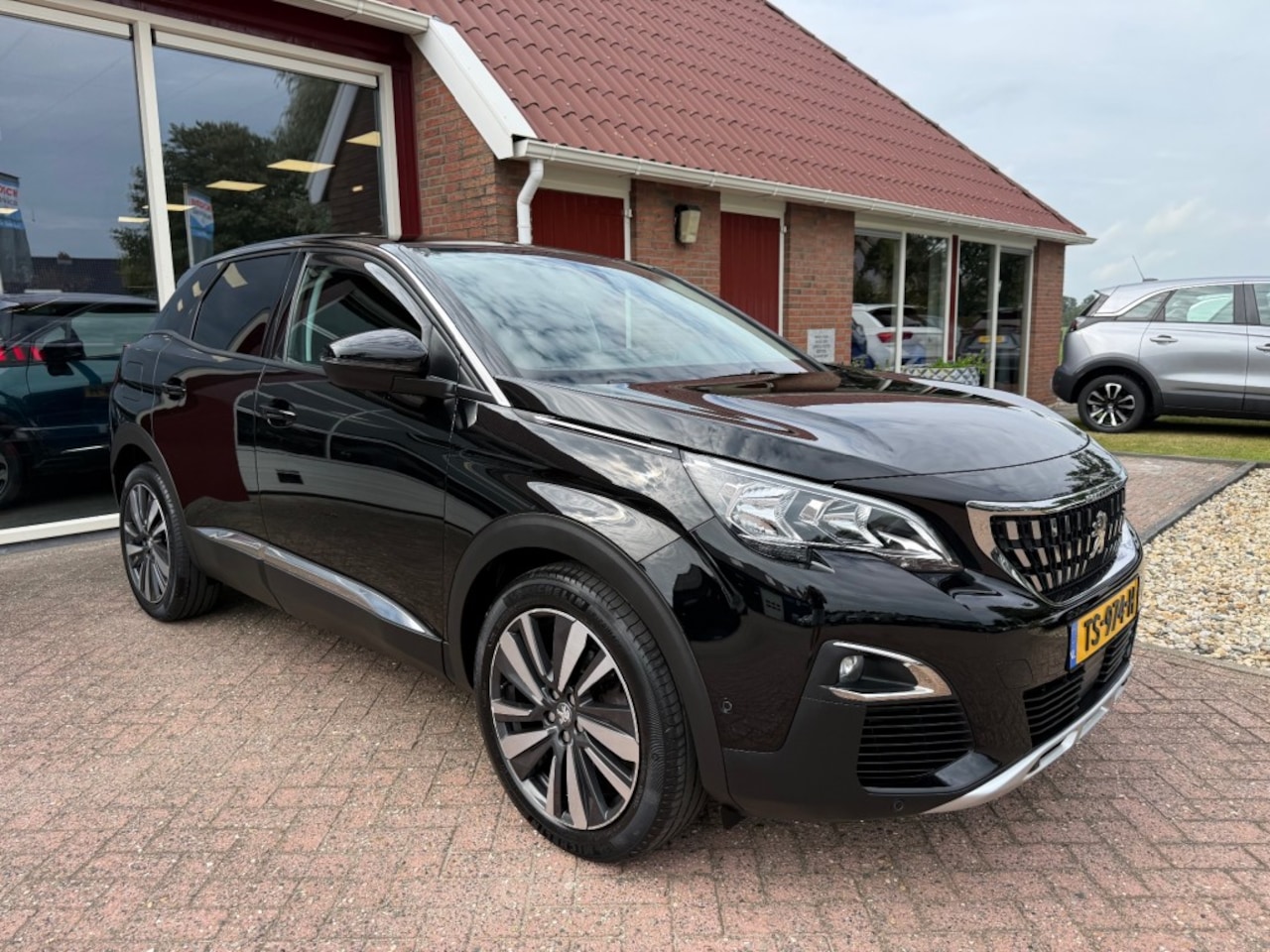 Peugeot 3008 - 1.2 PURETECH BL Premium Orig. NL/Camera/Cruise Control/Navigatie - AutoWereld.nl
