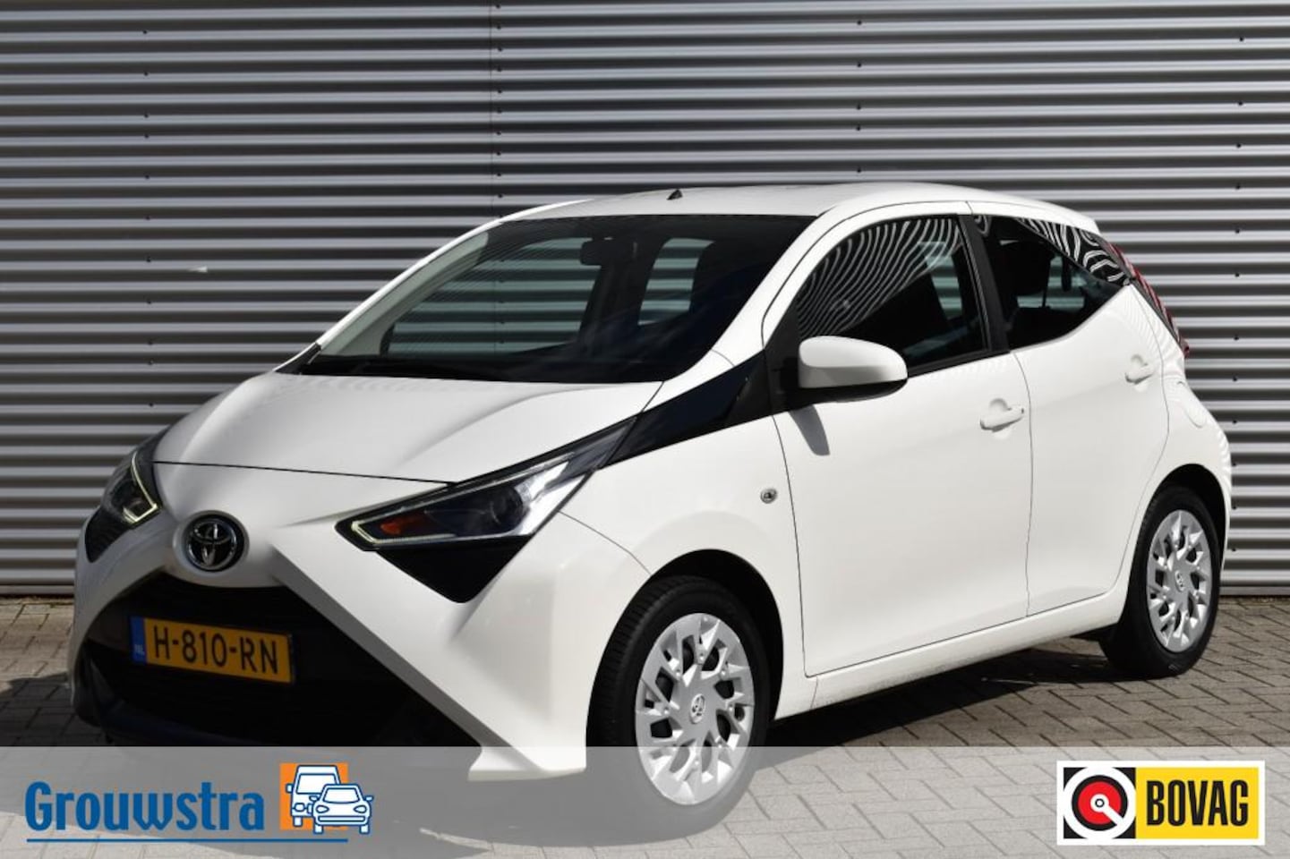 Toyota Aygo - 1.0 VVT-I 5DRS. X-PLAY / NL AUTO / P.CAM. / APPLE/ANDROID AUTO - AutoWereld.nl