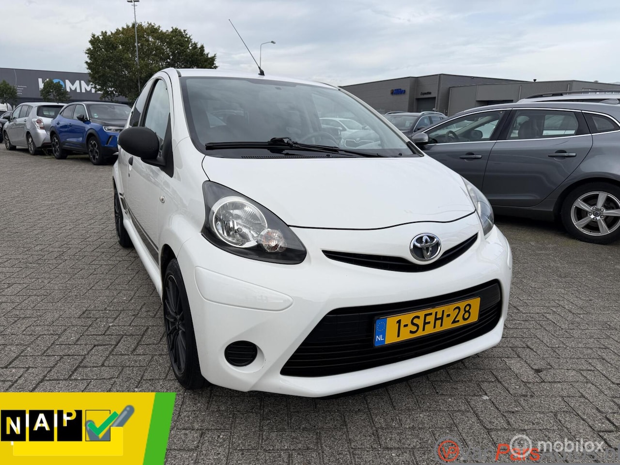 Toyota Aygo - 1.0 VVT-i Now 1.0 VVT-i Now,Airco,5drs,NAP,2de eigenaar - AutoWereld.nl