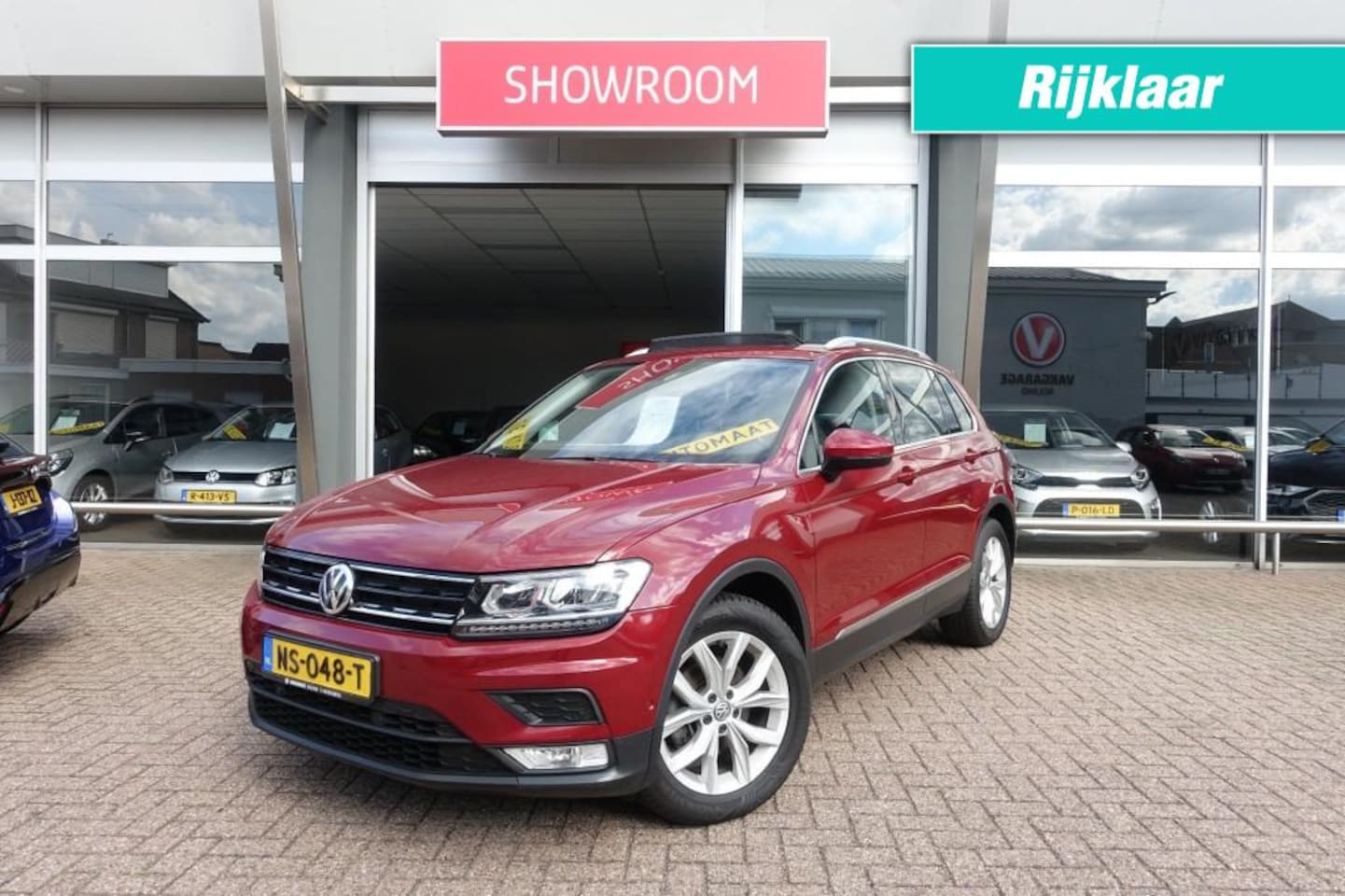 Volkswagen Tiguan - 1.4 TSI ACT 110KW CONNECTED SERIES 100%NL (All-in prijs) - AutoWereld.nl
