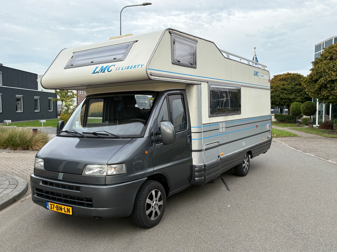 LMC Liberty - 230 - AutoWereld.nl