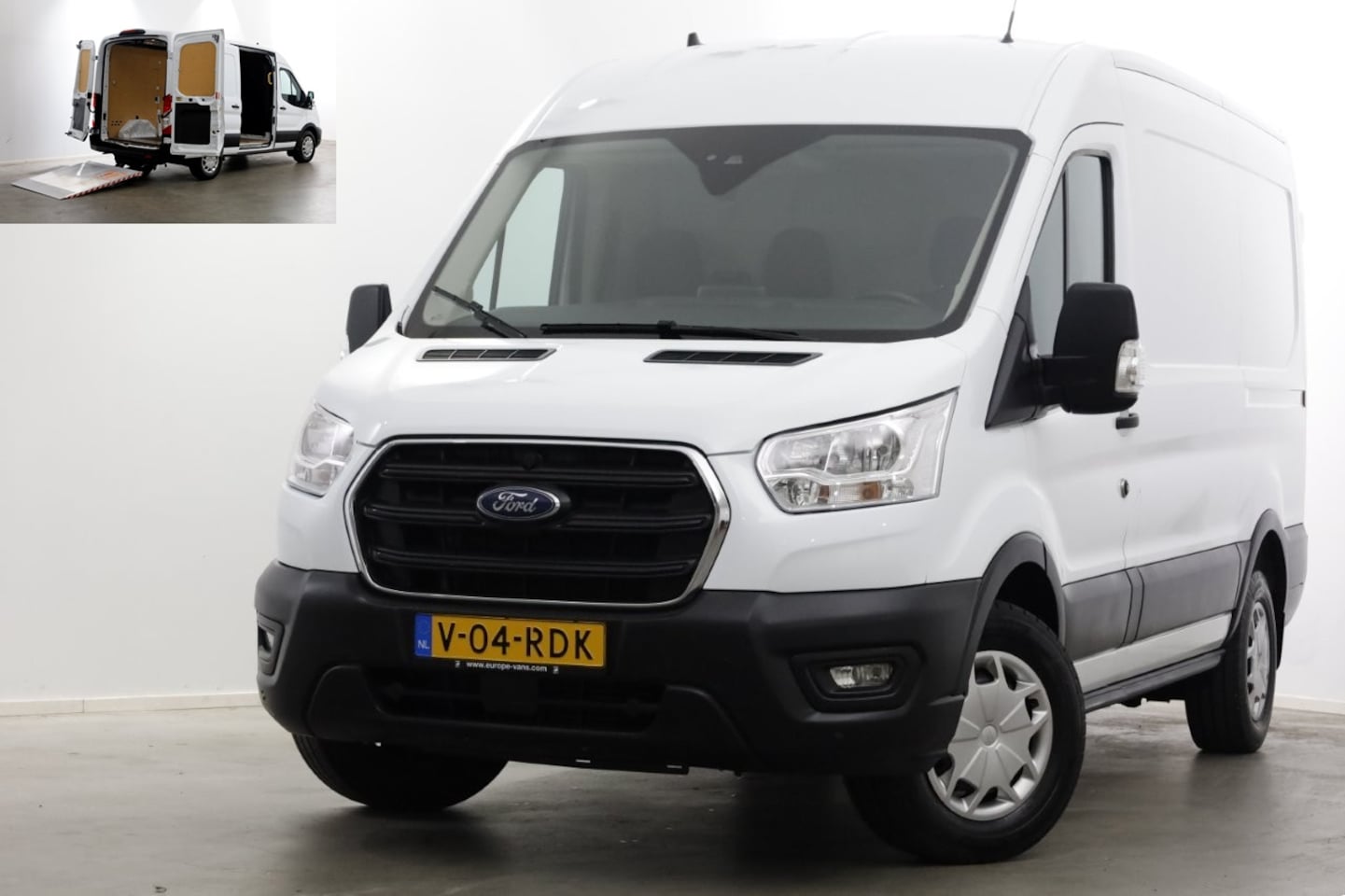 Ford Transit - 2.0 TDCI 130pk E6 L2H2 Trend Airco/Navi/ACC/Laadklep 500kg 11-2019 - AutoWereld.nl