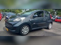 Peugeot 107 - 1.0-12V Millesim 200