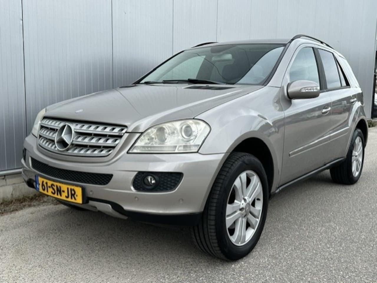 Mercedes-Benz M-klasse - 350 V6 benz, supernette en volle auto - AutoWereld.nl