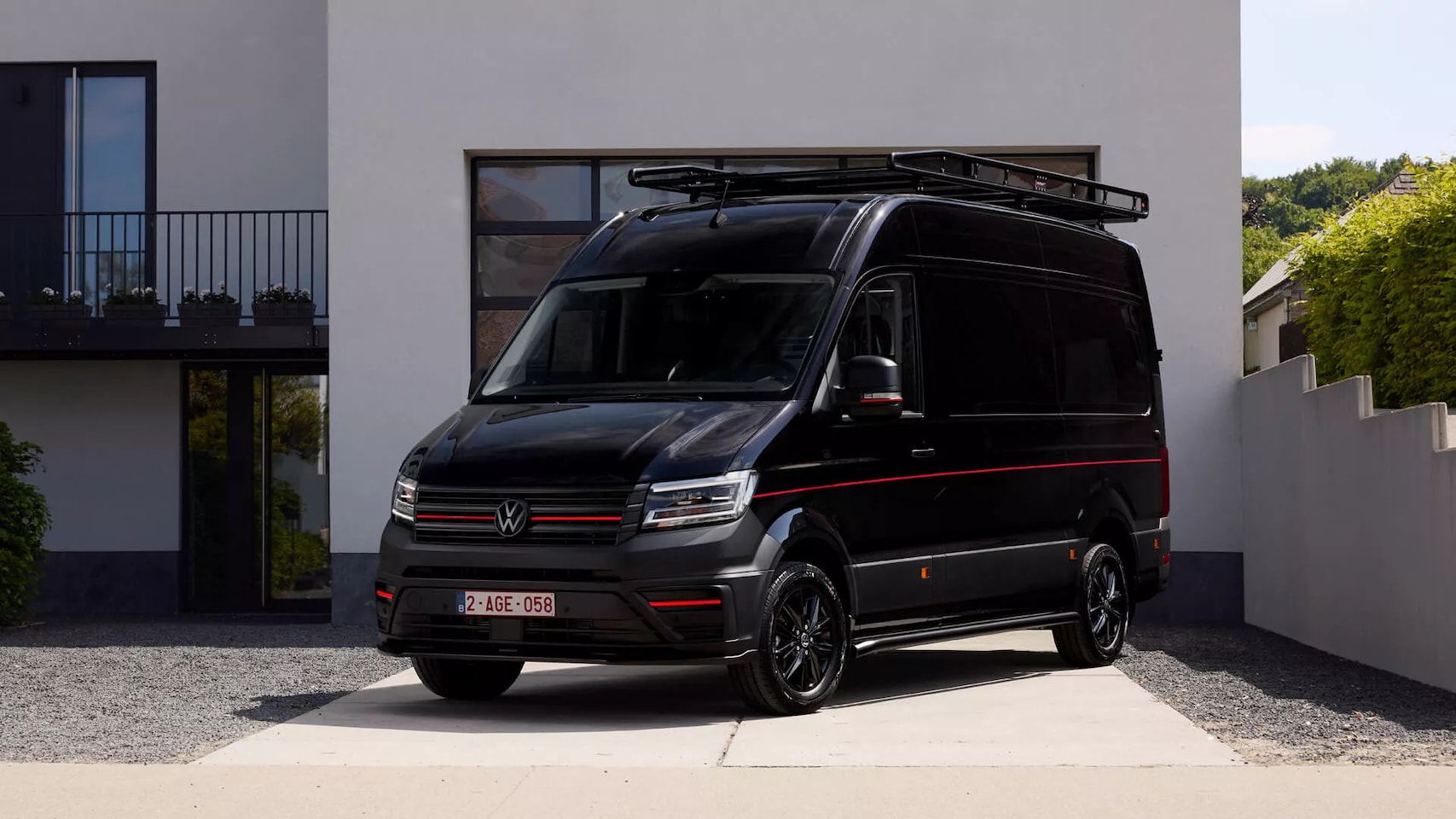 Volkswagen Crafter - 2.0 TDI 177pk DSG L3H3 Shadow X Limited edition nr13/50 | Exclusive - AutoWereld.nl