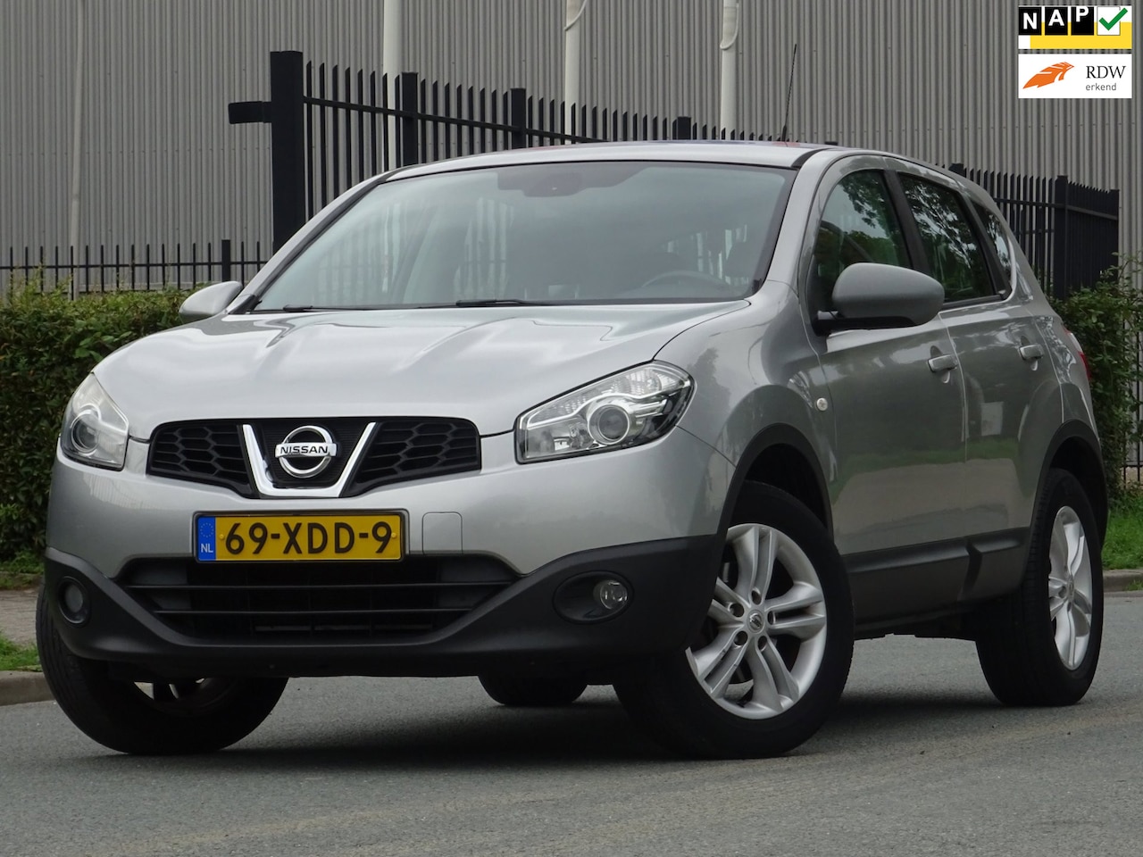 Nissan Qashqai - 1.6 Acenta NAP/NAVI/CAMERA/TREKHAAK/APK - AutoWereld.nl