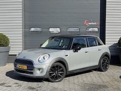 MINI 5-Deurs - 1.5 Cooper Chili Serious Business | Panoramdak | Navigatie | Climate Control | Privacy Gla
