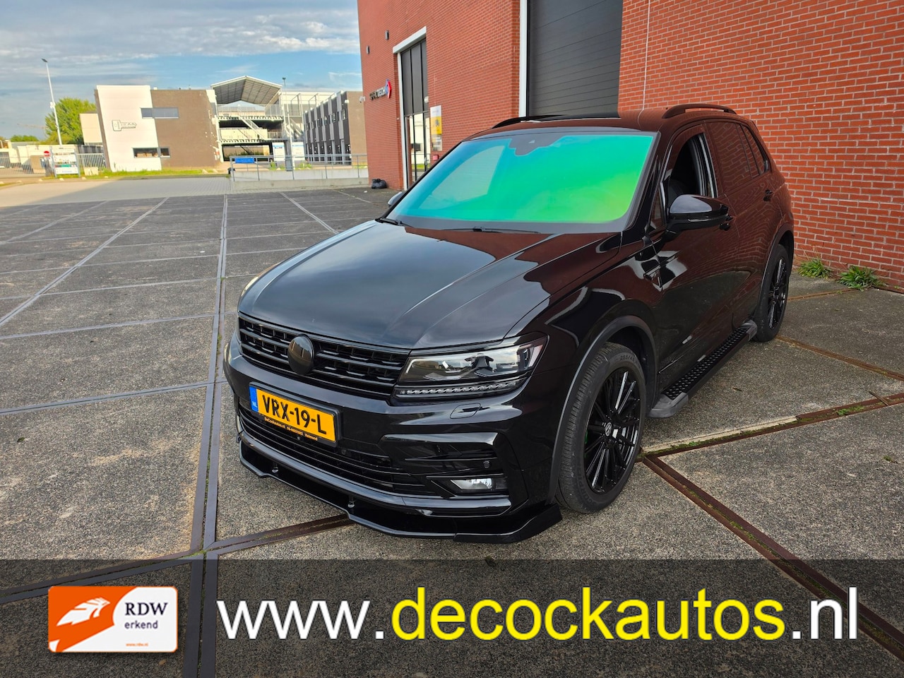 Volkswagen Tiguan - 2.0 R-LINE/ GRIJS KENTEKEN - AutoWereld.nl
