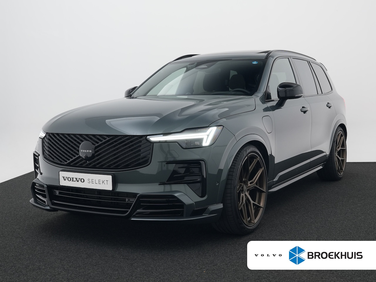 Volvo XC90 - T8 Recharge Ultra Dark Executive Edition | 22" Vossen HF-5 | Heico Bodykit incl sportuitla - AutoWereld.nl
