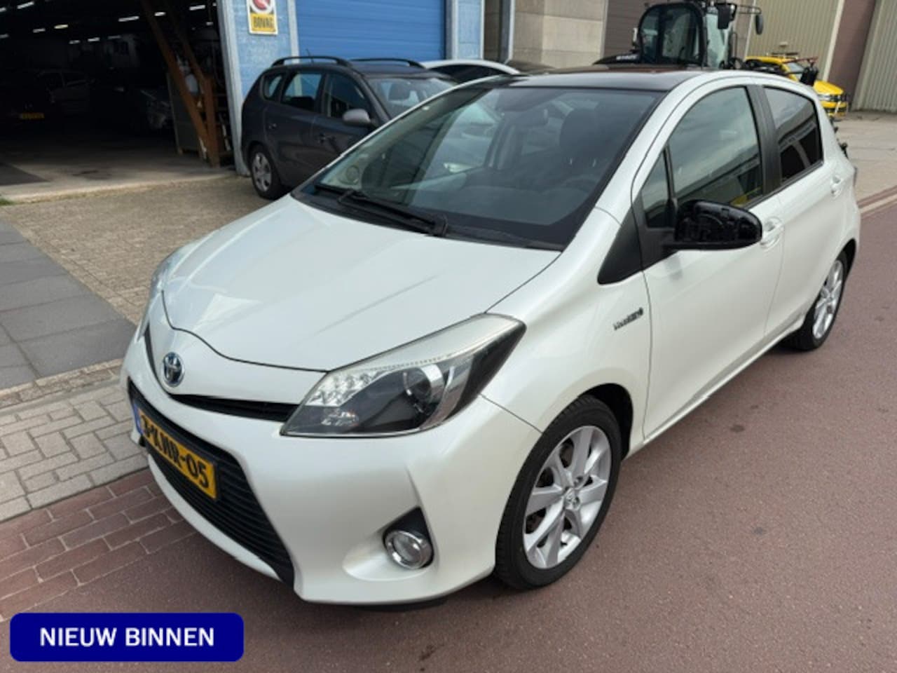 Toyota Yaris - 1.5 Full Hybrid Dynamic 2013 NAP 167.947km Luxe uitvoering met 100% Toyota dealer onderhou - AutoWereld.nl