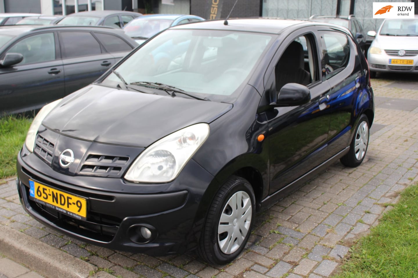 Nissan Pixo - 1.0 Look 5-Deurs Airco Elec pakket Trekhaak NAP APK Zwart - AutoWereld.nl