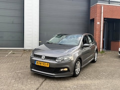 Volkswagen Polo - 1.0 Comfortline R-Line Connected Series