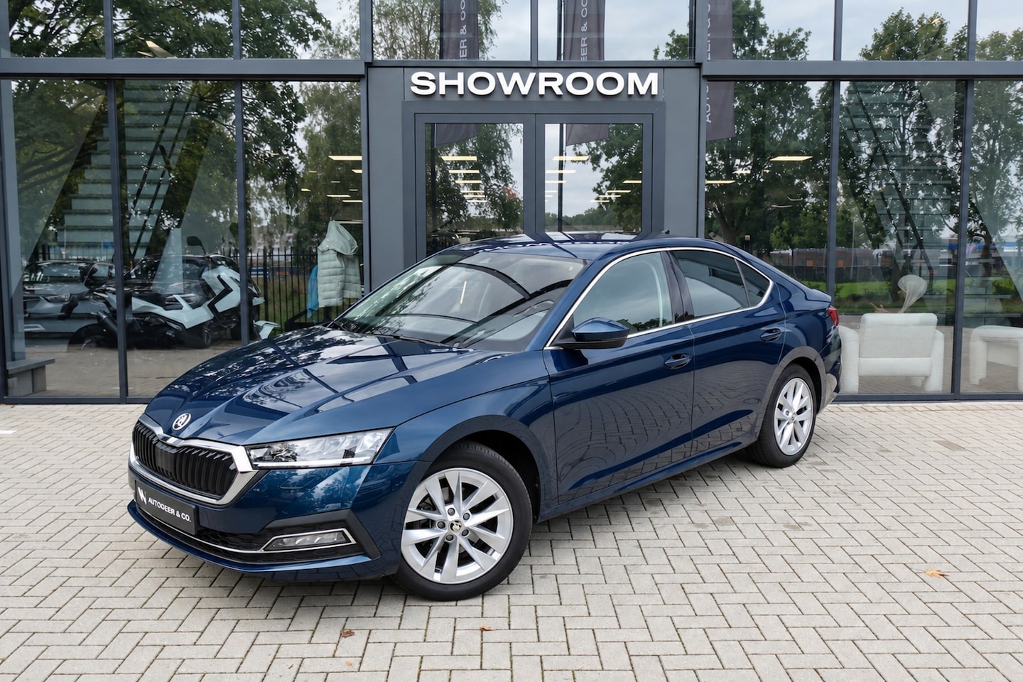 Skoda Octavia - 1.0 e-TSI Business Edition Plus 360 KEYLESS CAM - AutoWereld.nl