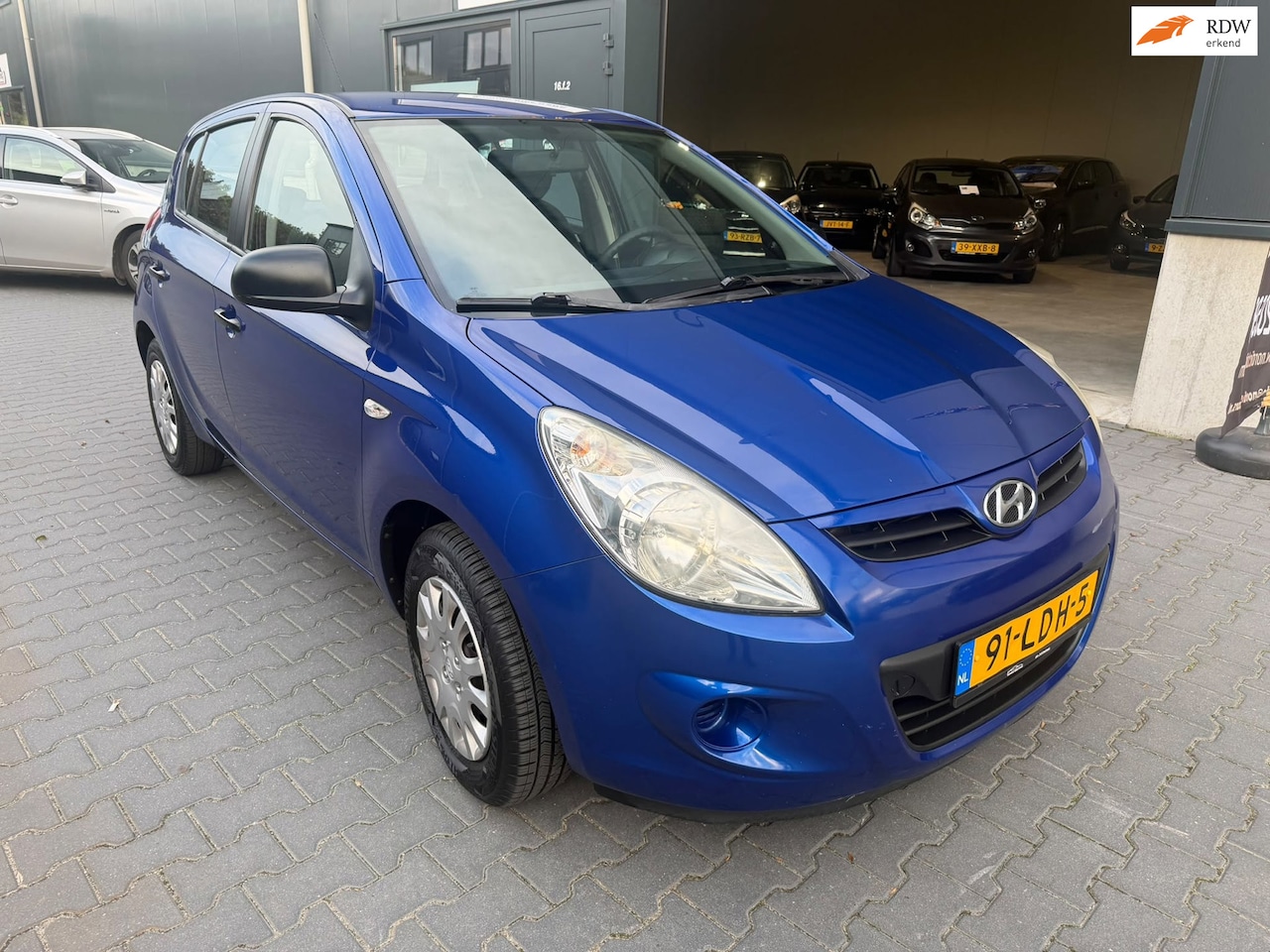 Hyundai i20 - 1.2i ActiveVersion Young 1.2i ActiveVersion Young - AutoWereld.nl