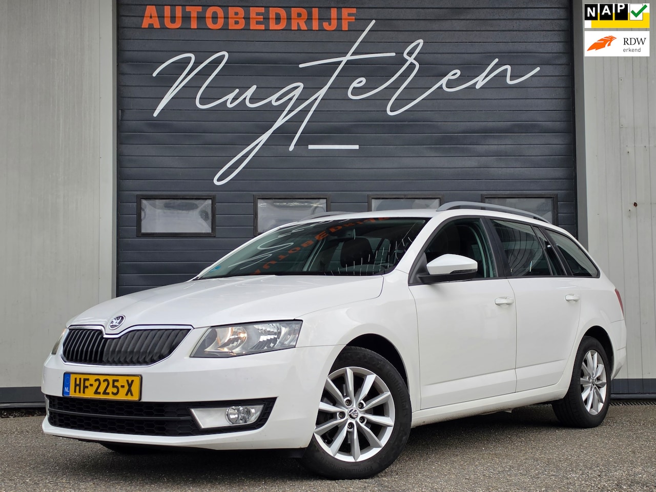 Skoda Octavia Combi - 1.6 TDI Trekhaak/Clima/Navi/Cruise/Pdc - AutoWereld.nl