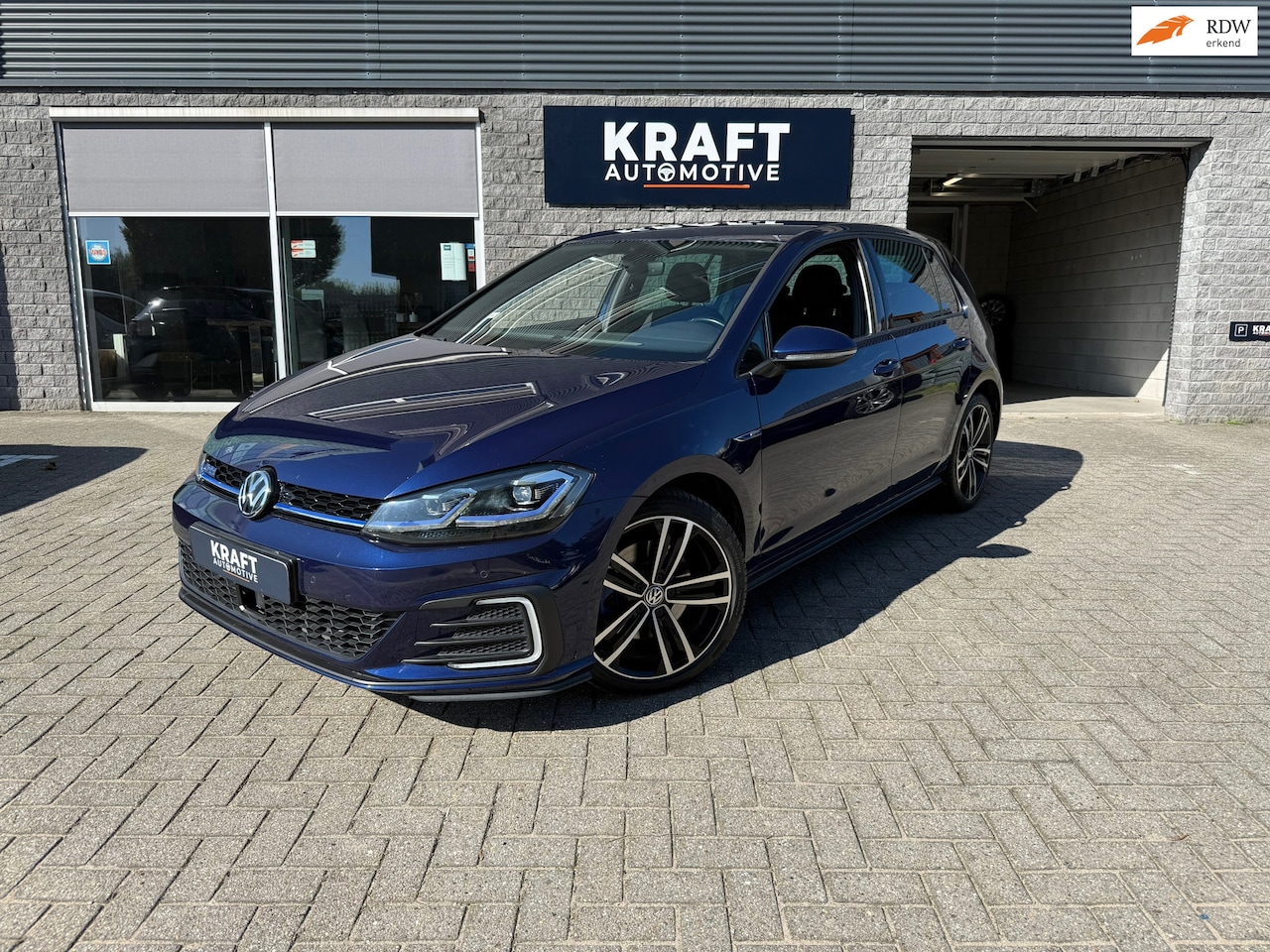 Volkswagen Golf - 1.4 TSI PHEV | Virtual | ACC | Apple Carplay | Camera + PDC | Climatronic | Trekhaak | - AutoWereld.nl