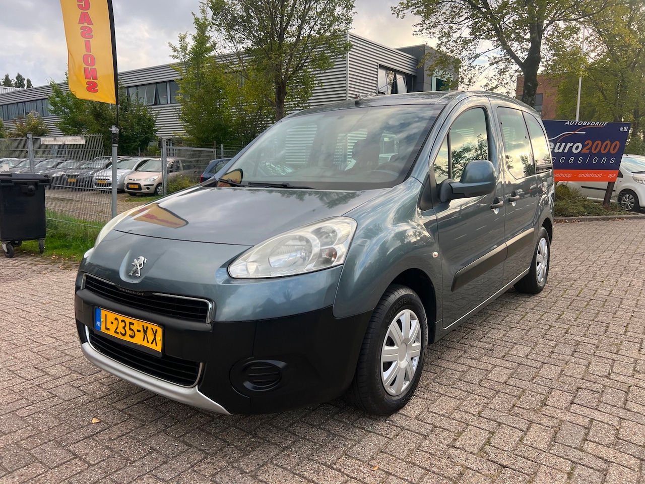 Peugeot Partner Tepee - 1.6 VTi Outdoor - NIEUWE JAAR APK ! - AutoWereld.nl