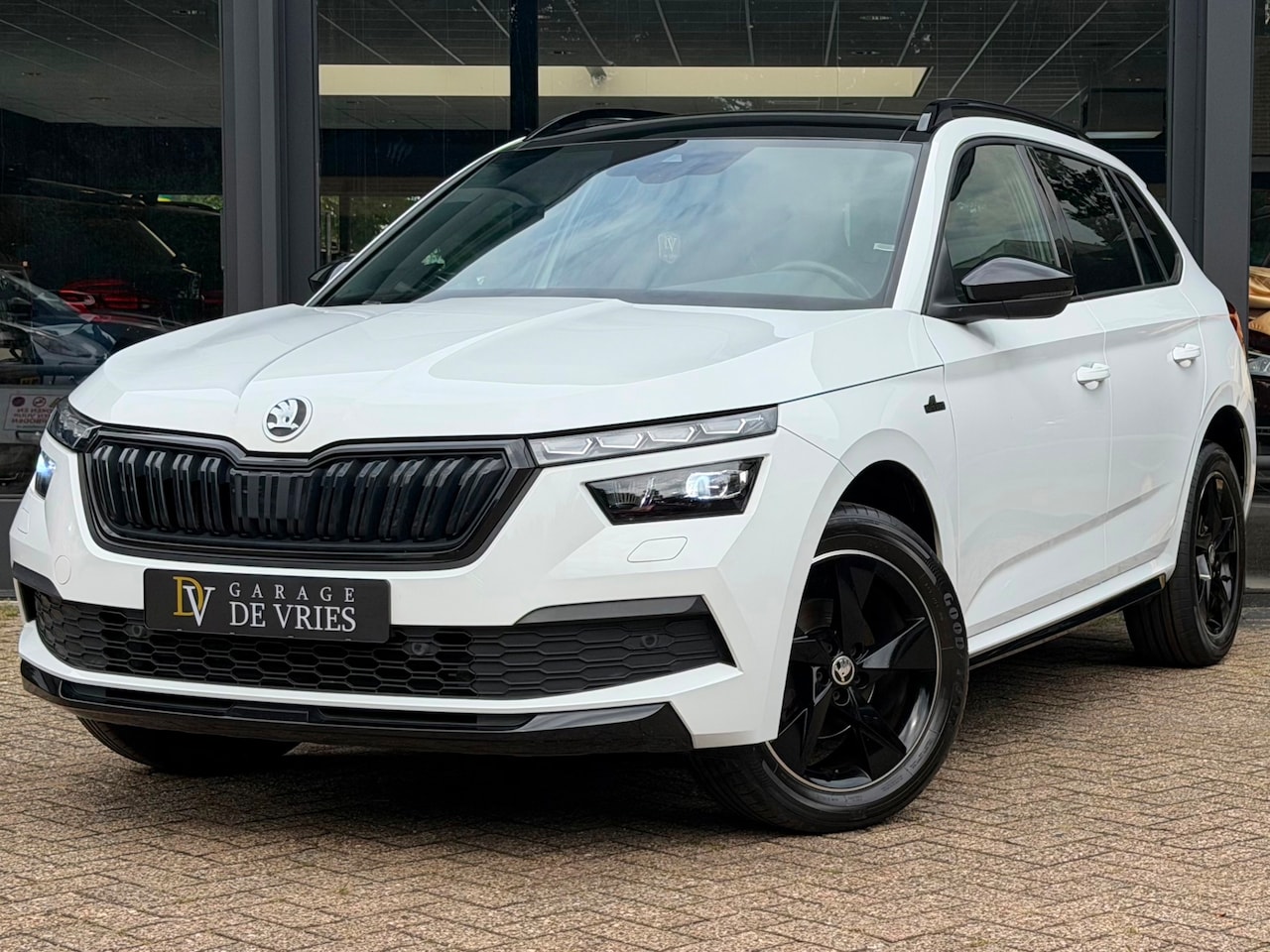 Skoda Kamiq - 1.0 TSI Monte Carlo DSG Panoramadak Full Option Elektische Trekhaak Garantie - AutoWereld.nl