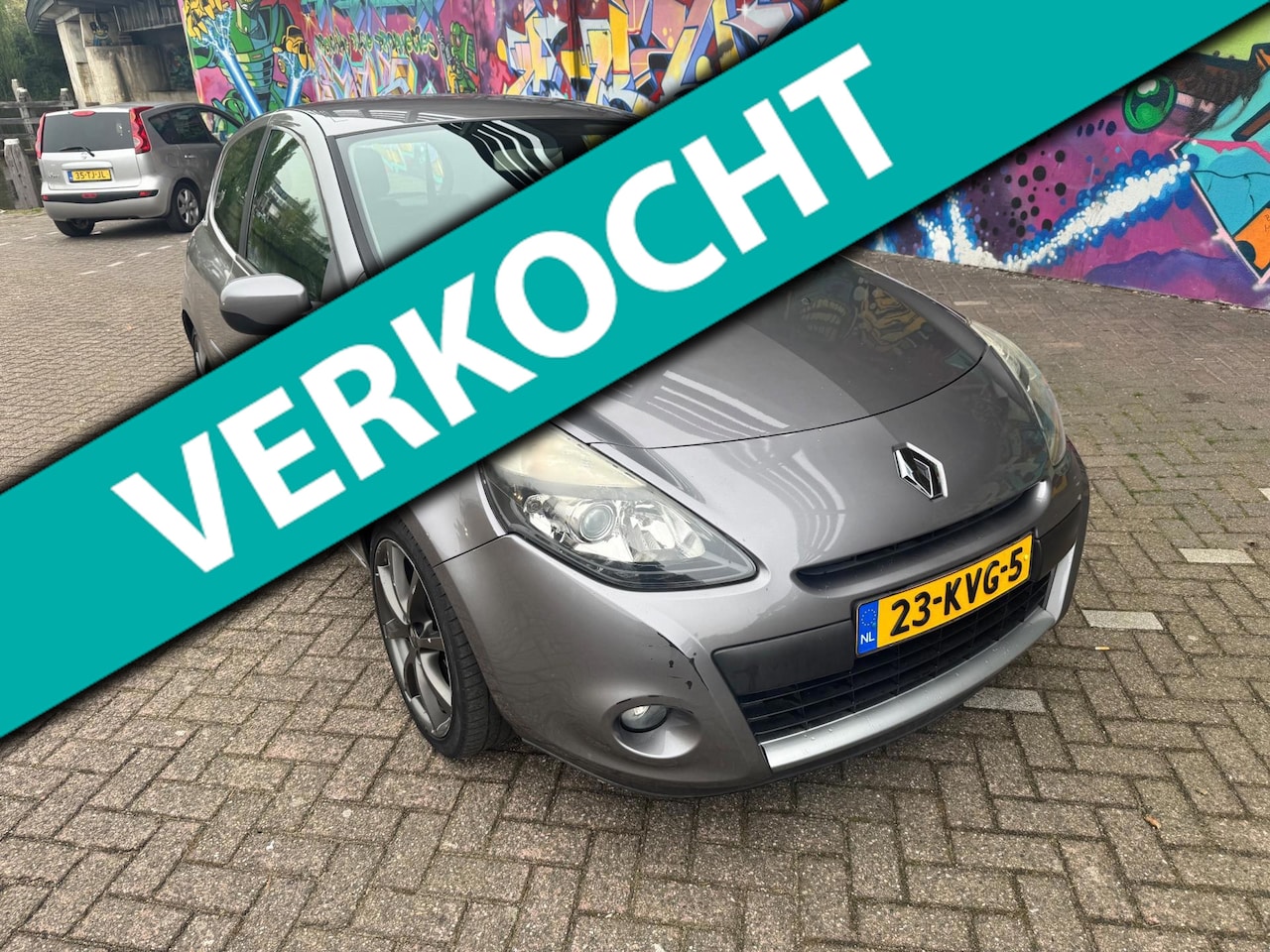 Renault Clio - 1.2 TCe Sélection Business Sport zeer mooie auto met 160 dkm nap dikke velgen navigatie ai - AutoWereld.nl
