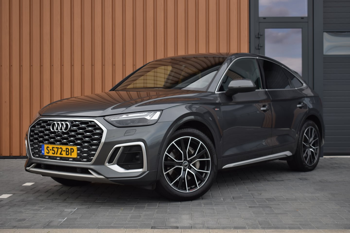 Audi Q5 Sportback - 50 TFSI e S-line | RS stoelen | Luchtvering | Trekhaak | SoH 84,8% - AutoWereld.nl