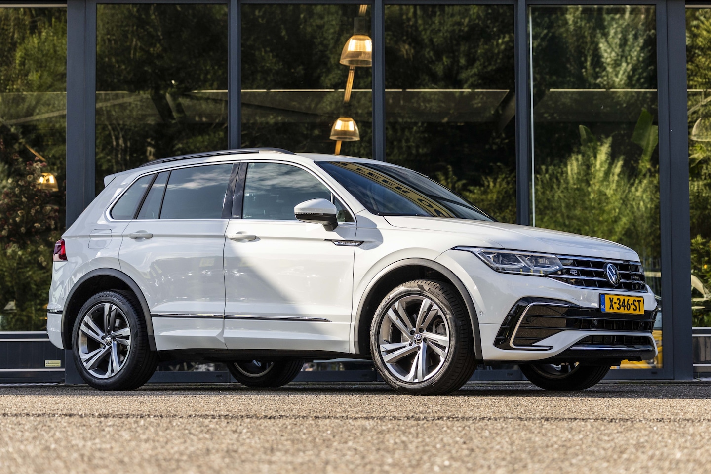 Volkswagen Tiguan - 1.4 TSI eHybrid R-Line Business 1.4 TSI eHybrid R-Line Business - AutoWereld.nl