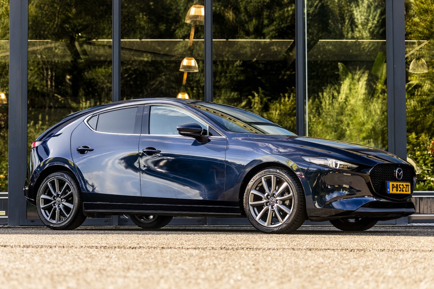 Mazda 3 - 2.0 e-SkyActiv-G M Hybrid 122 Luxury - AutoWereld.nl