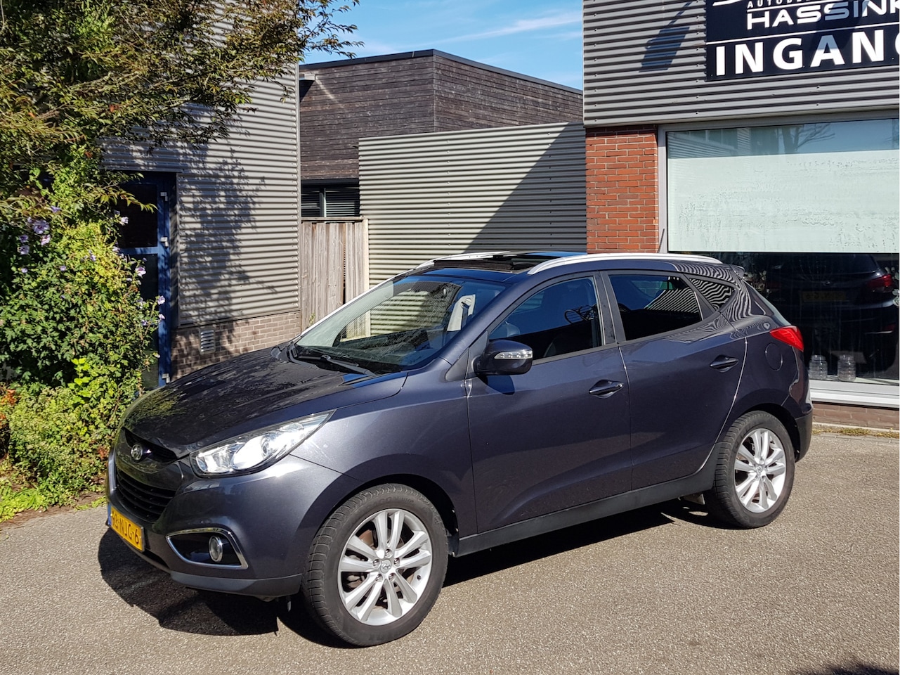 Hyundai ix35 - 2.0 Aut Leder PanoDak Camera Ecc - AutoWereld.nl