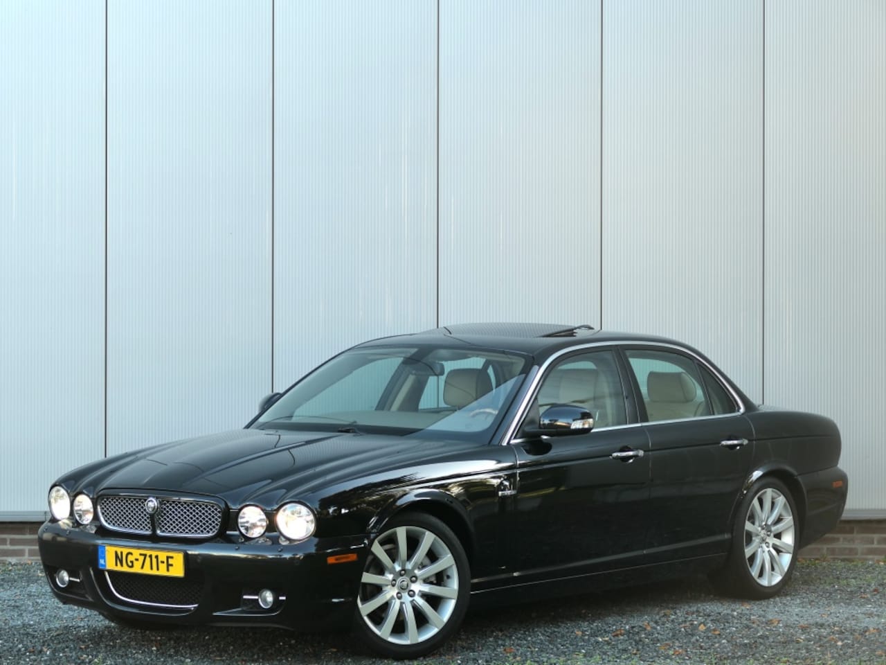 Jaguar XJ - 2.7D V6 Sovereign Xenon / Schuifdak / Navigatie - AutoWereld.nl