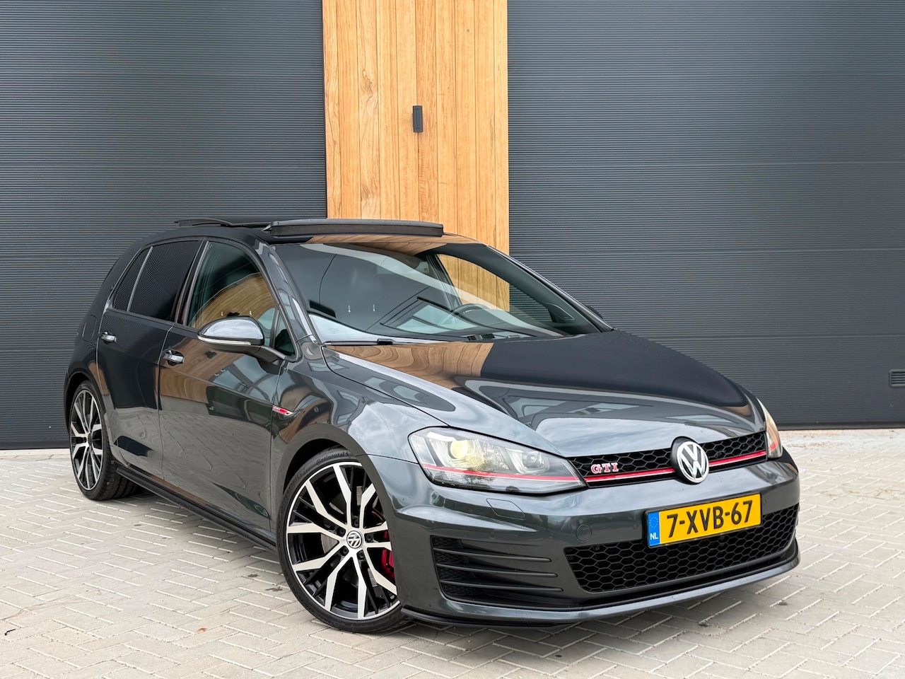 Volkswagen Golf - 2.0 TSI GTI Performance PANO|LEER|DYNAUDIO|CAM|VOL - AutoWereld.nl