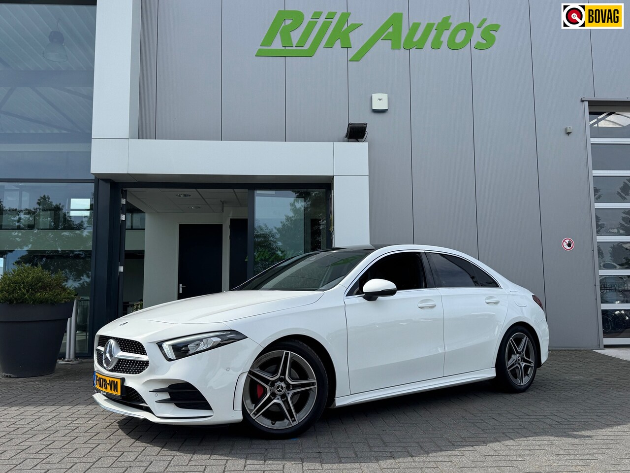 Mercedes-Benz A-klasse - 200 AMG Edition Premium Plus * Camera * Carplay * 18 Inch - AutoWereld.nl