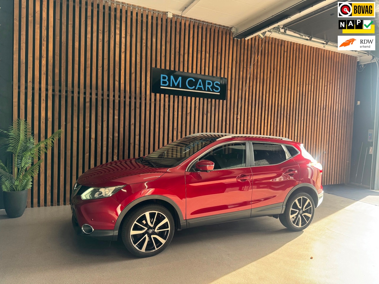 Nissan Qashqai - 1.6 Tekna Panodak,Camera,Trkhaak - AutoWereld.nl