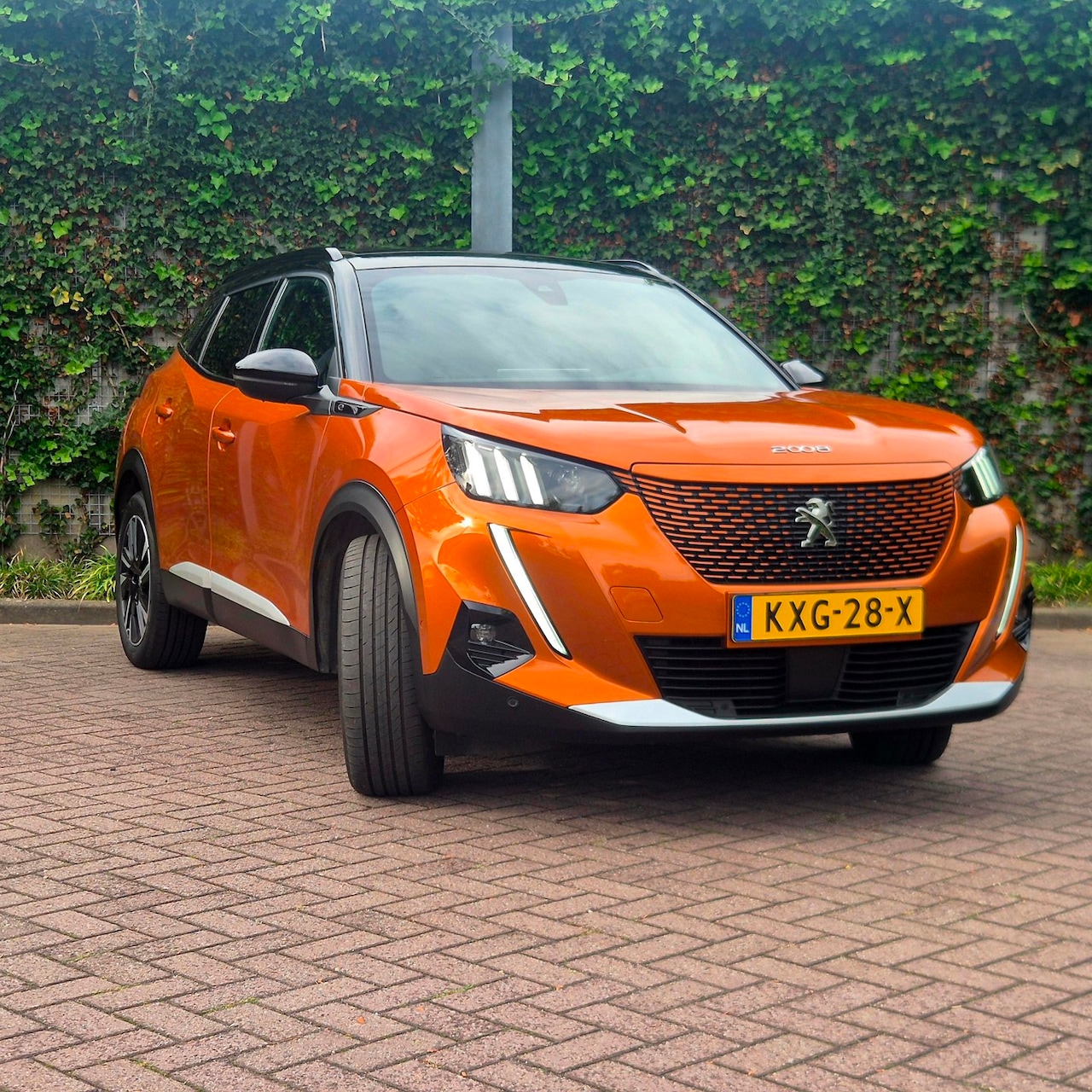 Peugeot e-2008 - EV GT | SOH 90% | Pano, ACC, Camera & Stoelverwarming - AutoWereld.nl