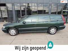 Volvo V70 - 2.4 - Leer - Automaat