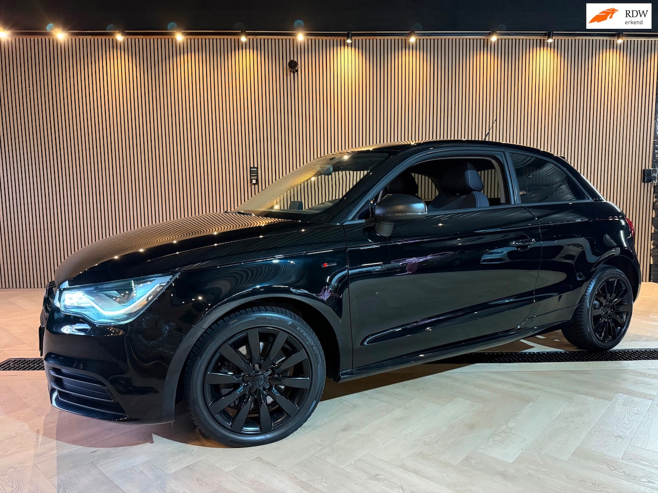 Audi A1 - 1.4 TFSI S-Line | Black on Black | Bluetooth | LED - AutoWereld.nl