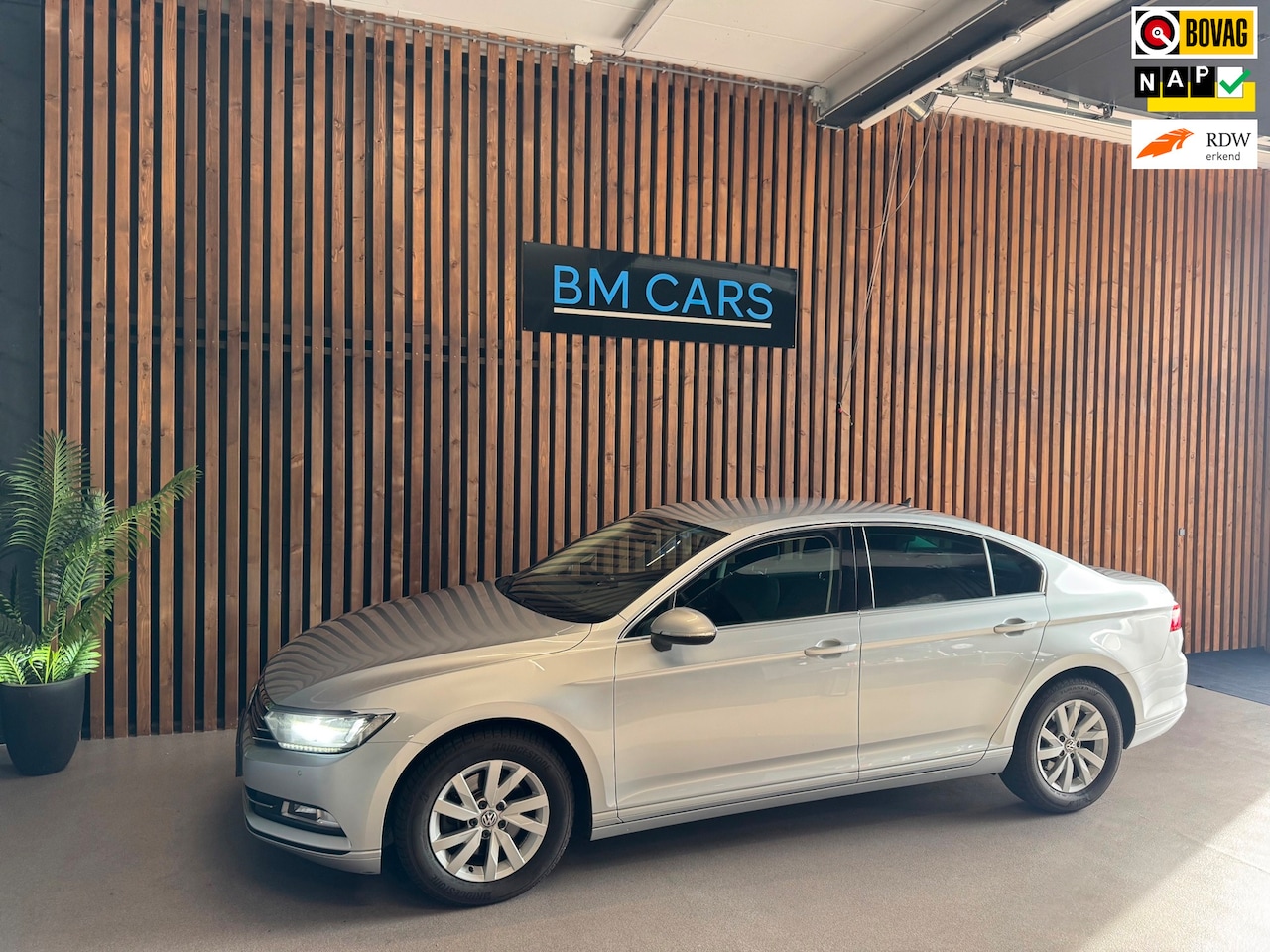Volkswagen Passat - 1.4 TSI Business Automaat,Camera,Navi - AutoWereld.nl