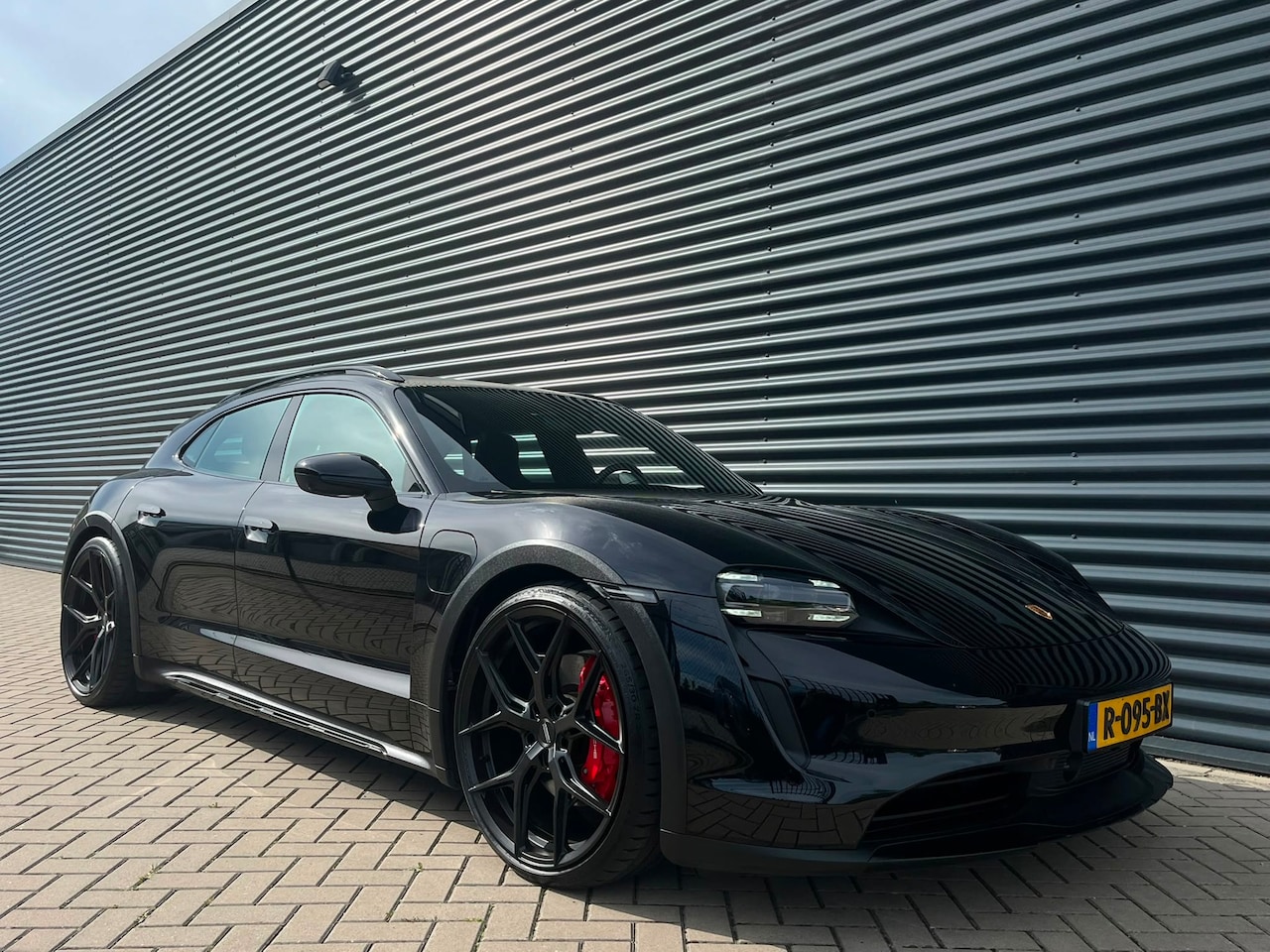 Porsche Taycan Cross Turismo - 4S 93 kWh | Chrono | Duel Display | 22"Vossen | Full Options | - AutoWereld.nl