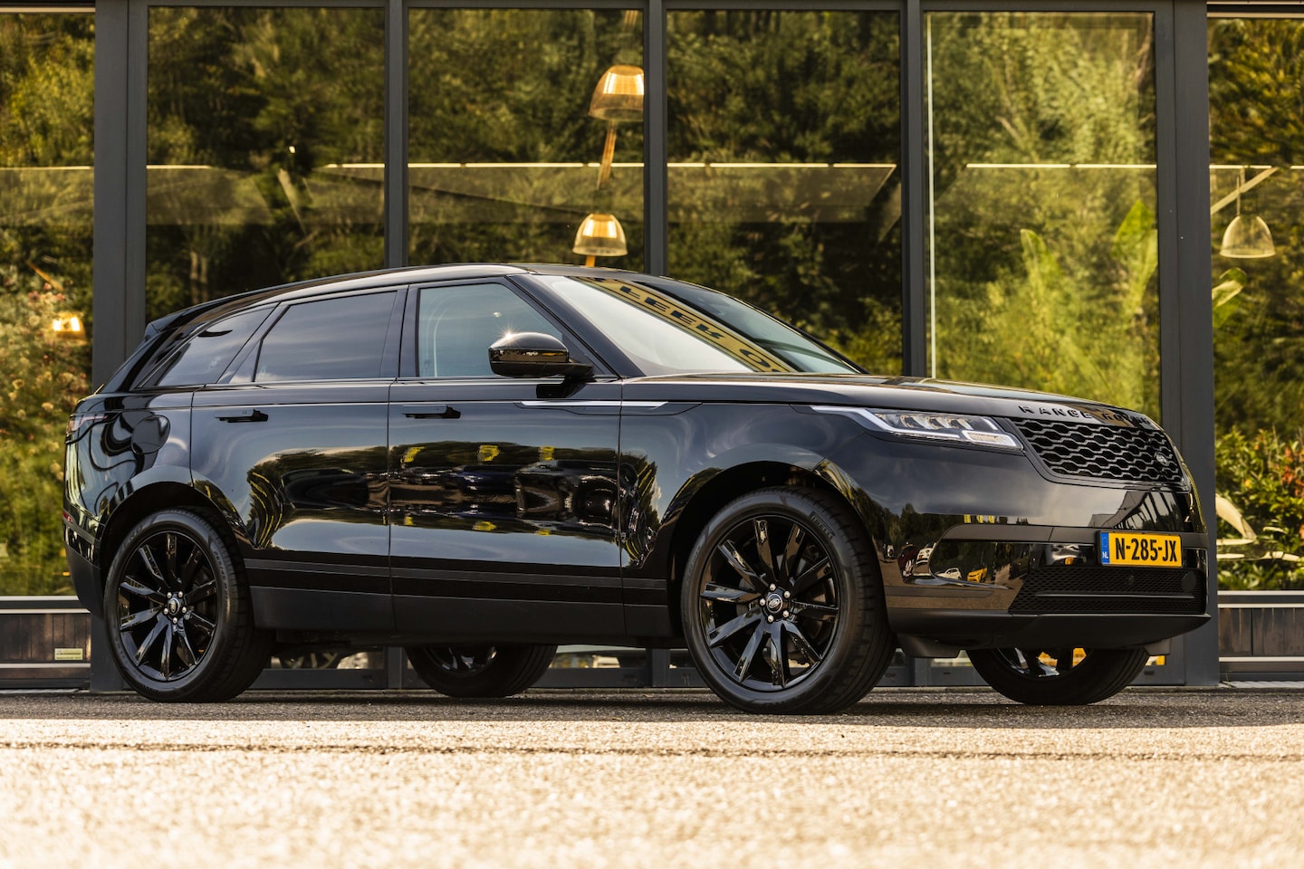 Land Rover Range Rover Velar - 2.0 P250 Turbo AWD SE - AutoWereld.nl