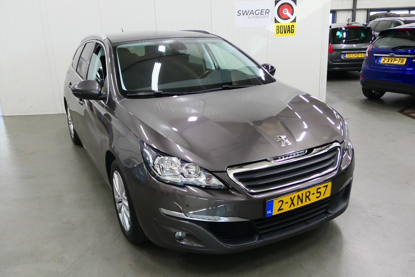 Peugeot 308 - 1.2 e-THP 110pk Blue Lease Executive(Dealer onderhouden&Trekhaak) - AutoWereld.nl