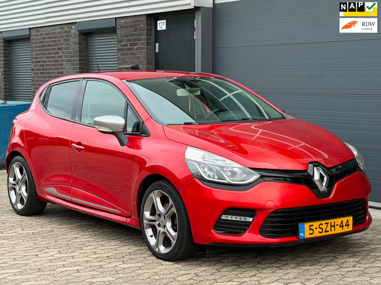 Renault Clio - 1.2 GT NAVI CRUISE R.S. Drive APK NAP BOEKJES - AutoWereld.nl