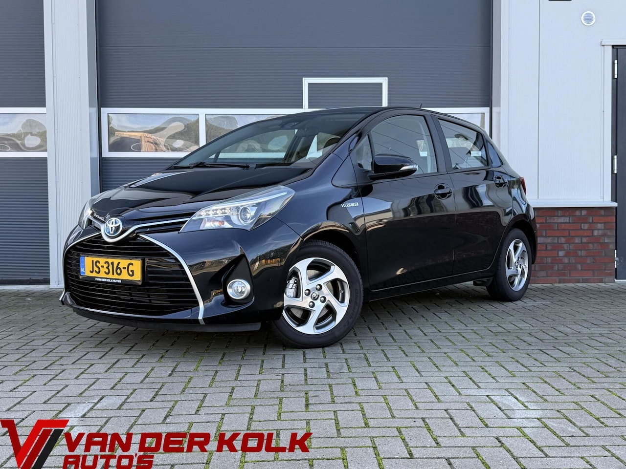 Toyota Yaris - 1.5 Hybrid Aspiration | Navigatie | Camera | Cruise | Climate | Lichtmetaal - AutoWereld.nl