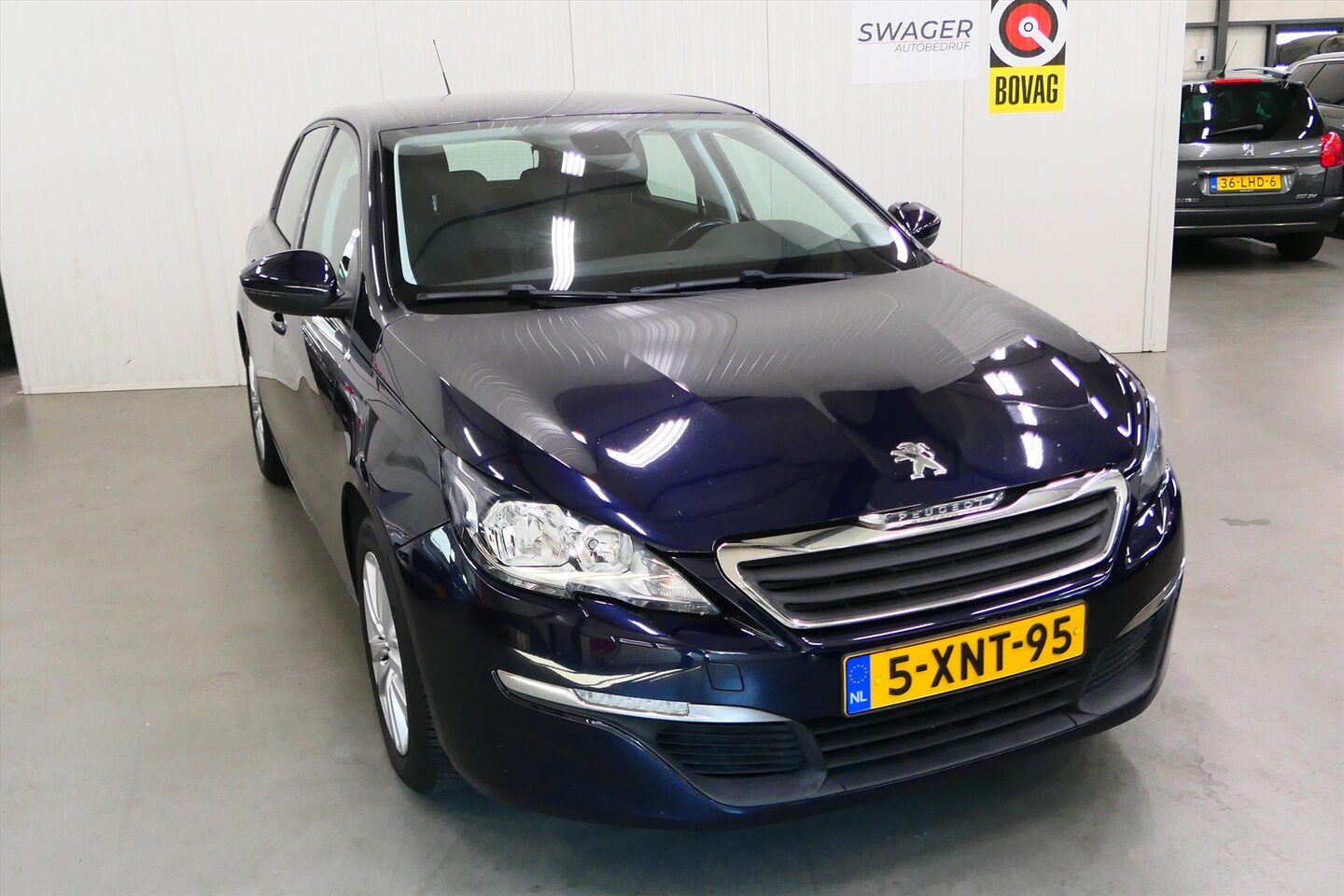 Peugeot 308 - 1.2 e-THP 130pk Aut. Active (Dealer onderhouden) - AutoWereld.nl
