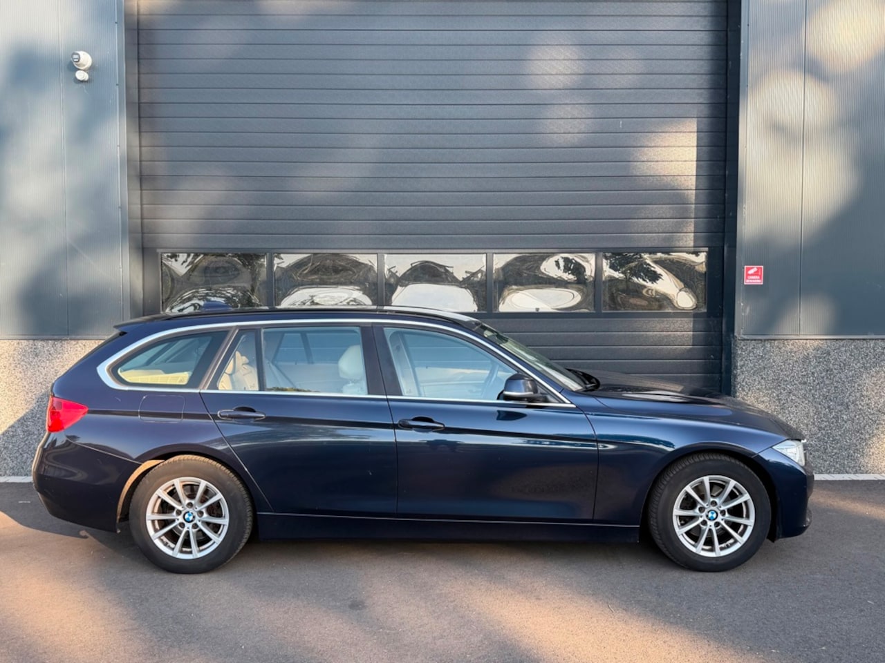 BMW 3-serie Touring - 316i High Executive 316i High Executive - AutoWereld.nl