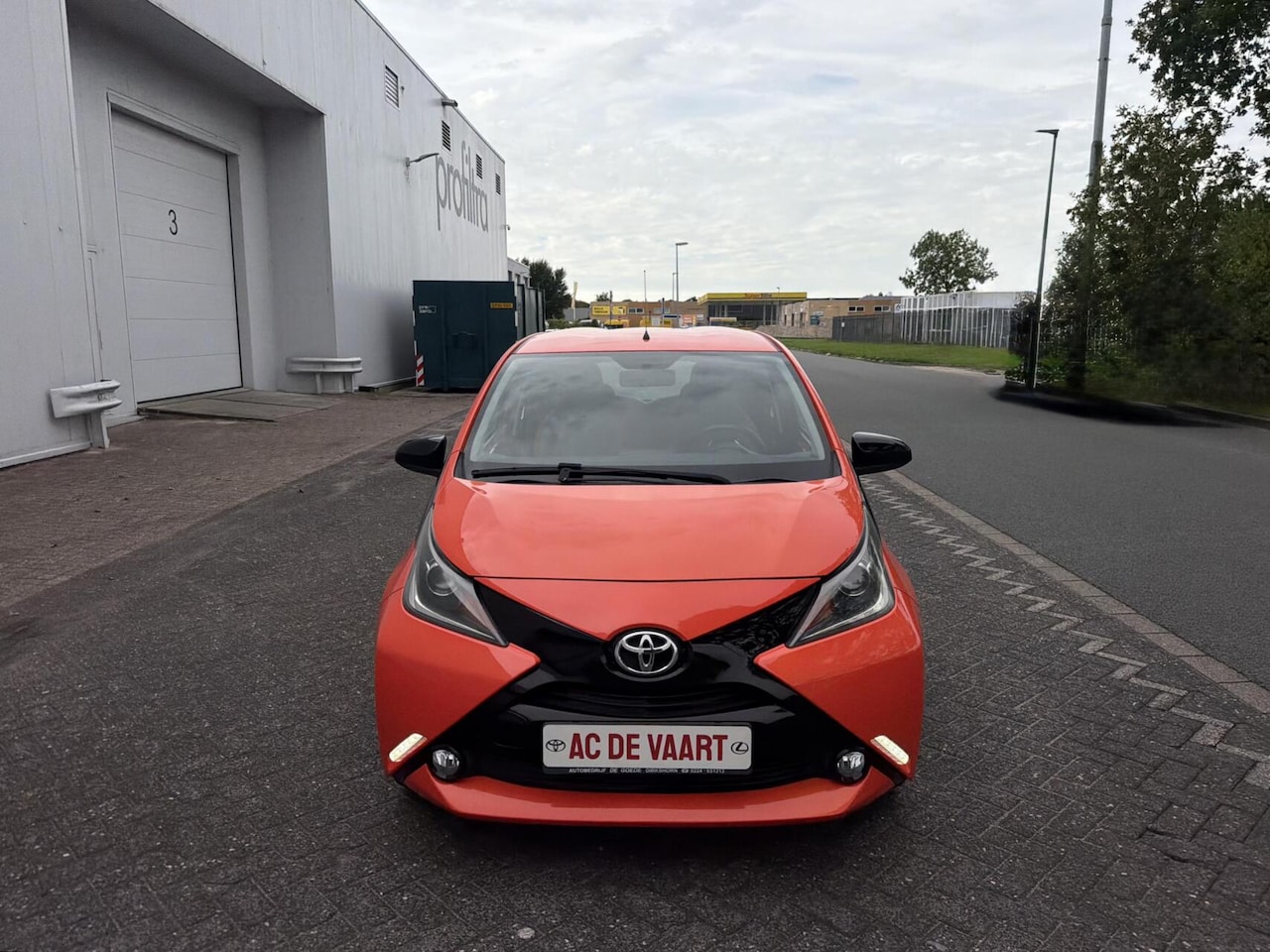 Toyota Aygo - 1.0 VVT-i x-cite - 5DEURS/AIRCO/CAMERA/LMV/NAP - AutoWereld.nl